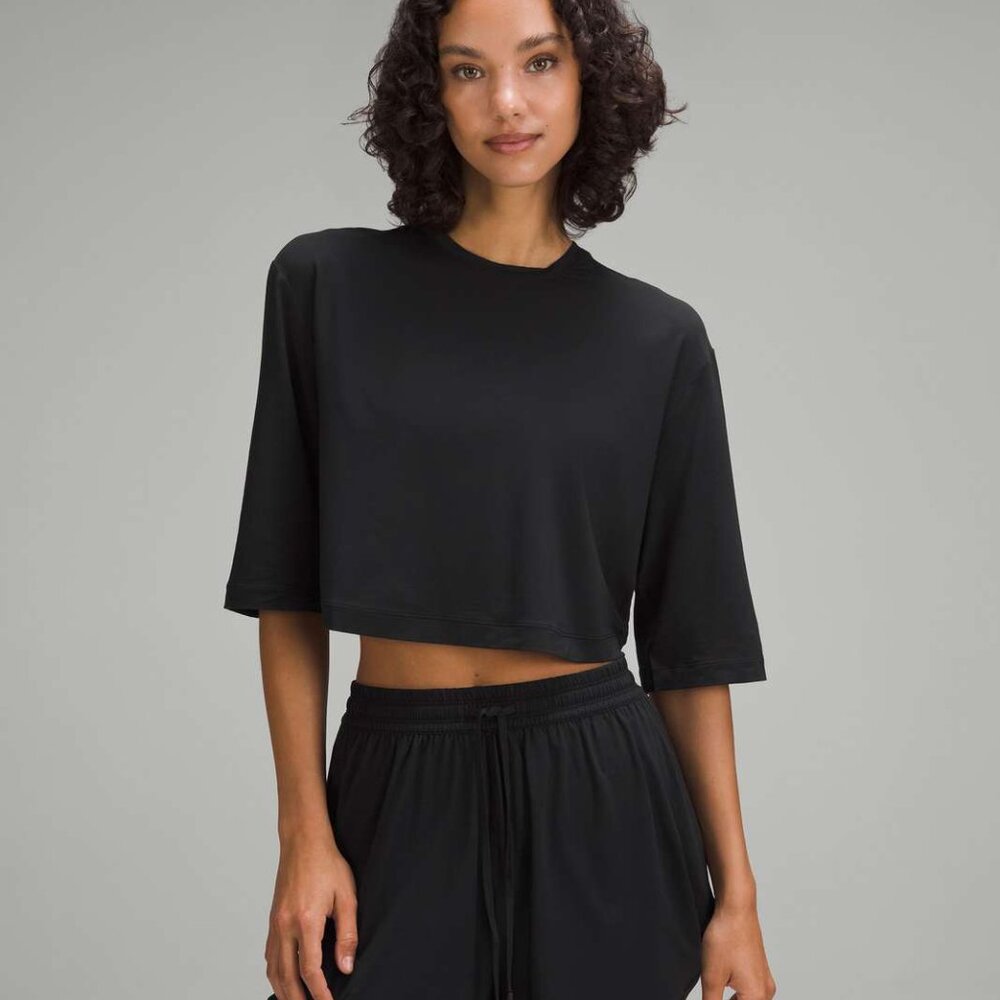 lululemon Modal Relaxed Fit Cropped Short Sleeve Black Size 6 NWT